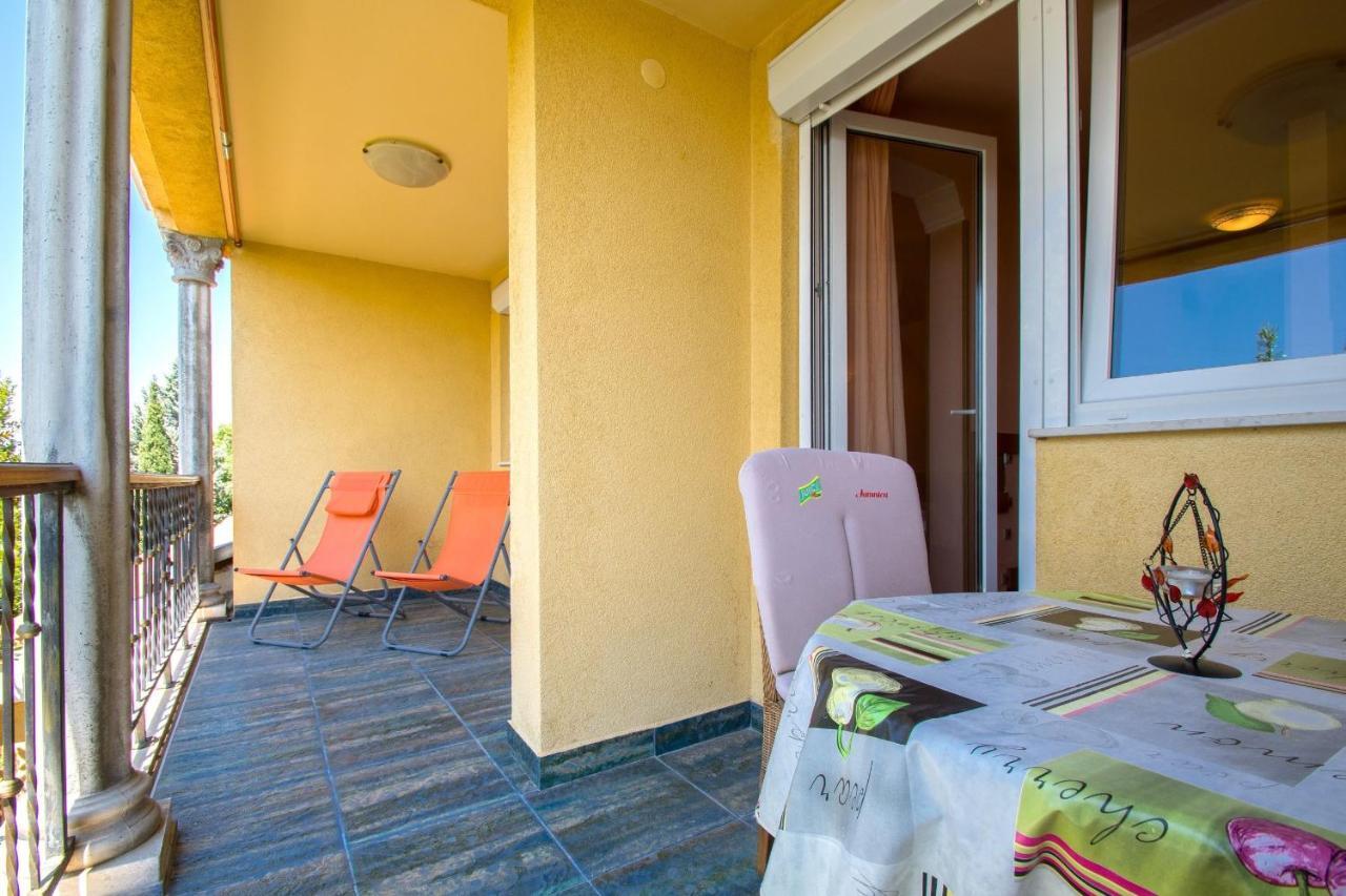 Apartments Oaza Dramalj Luaran gambar