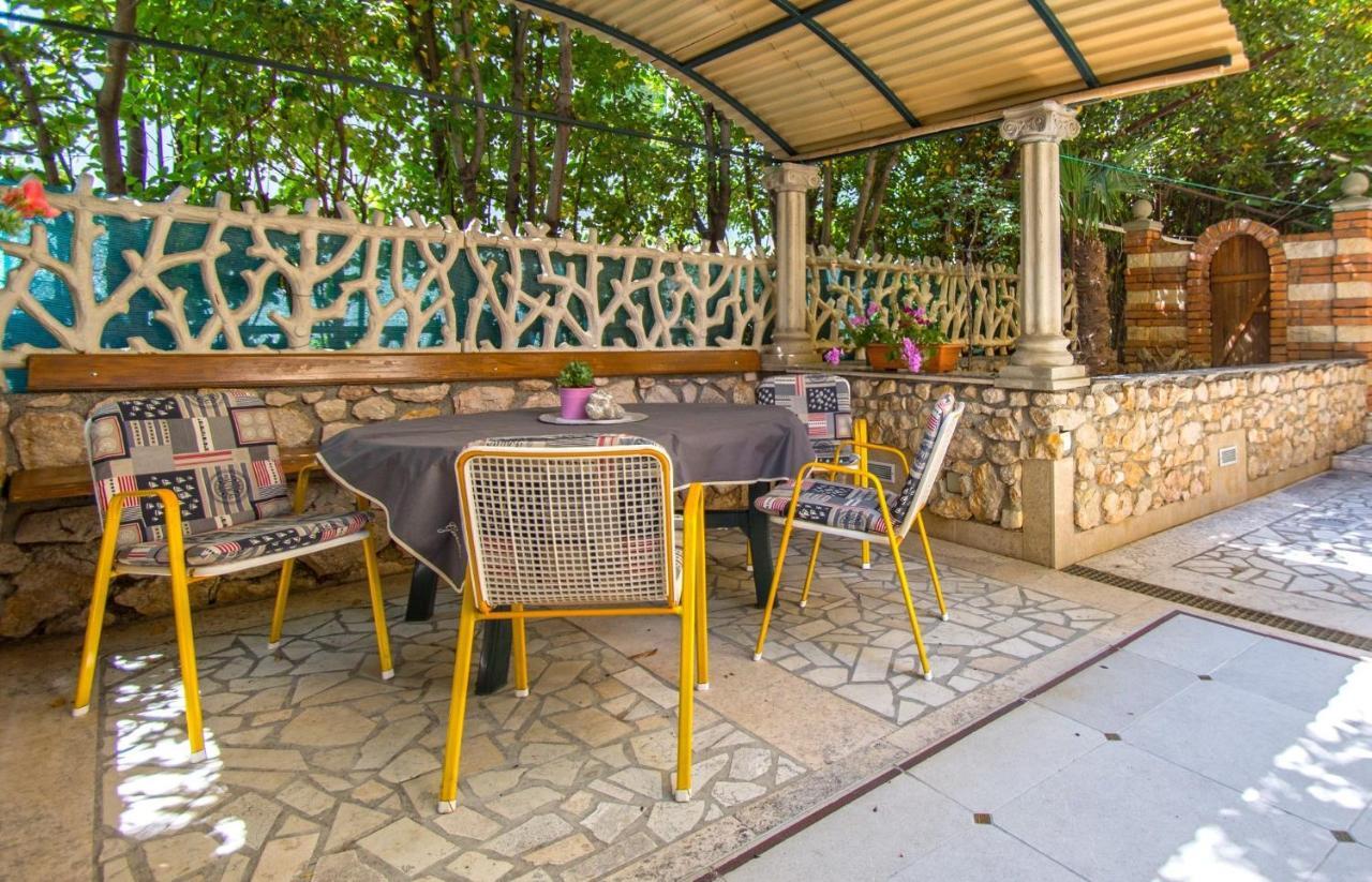 Apartments Oaza Dramalj Luaran gambar