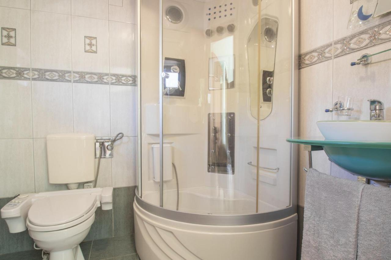 Apartments Oaza Dramalj Luaran gambar